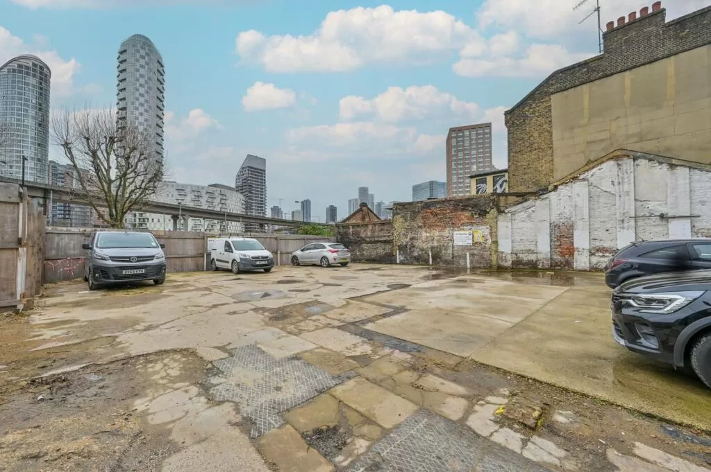 Land for Sale in Blackwall, London