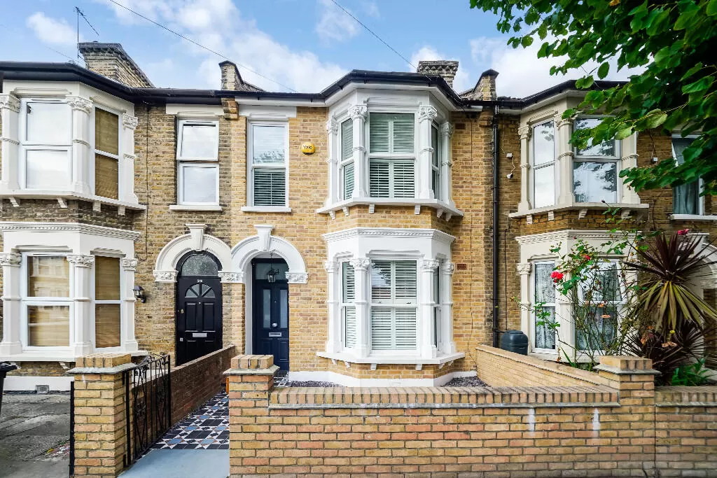 House for Sale in Leyton, East London