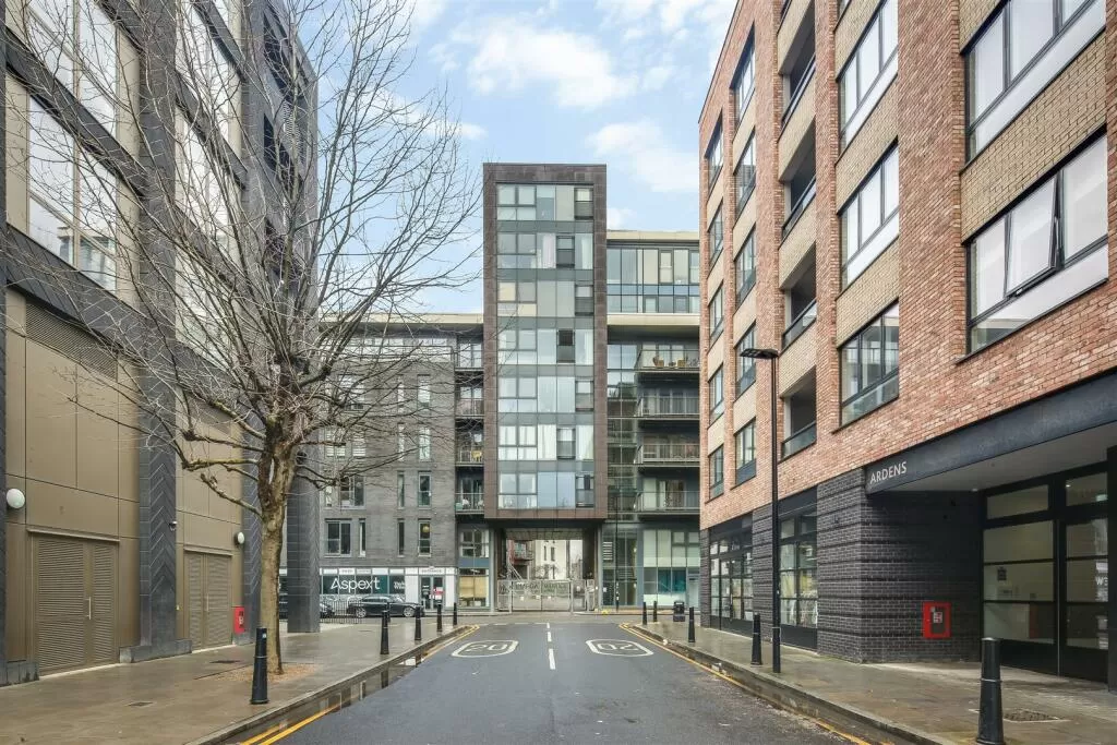 Apartment for Rent in Stratford, London