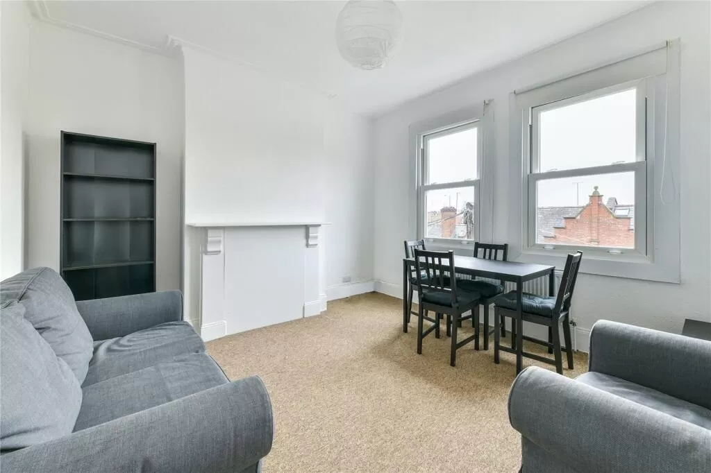 Apartment for Rent in Clapham, London