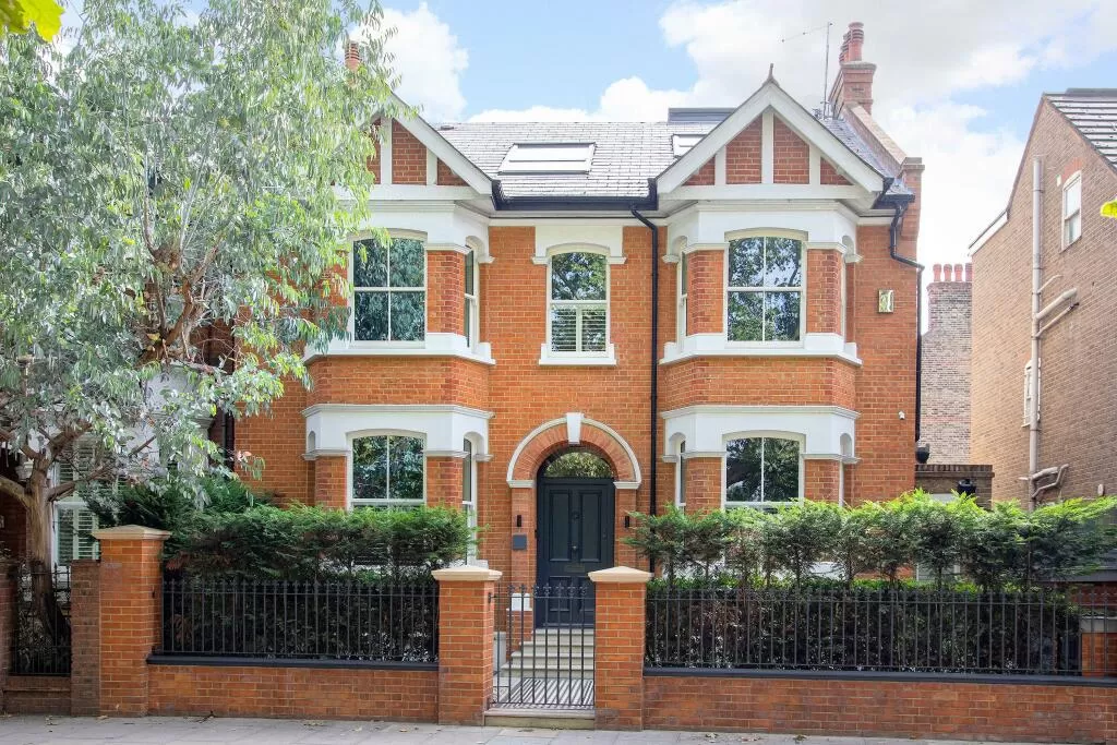 Seven Bedrooms House for Sale in Clapham, London